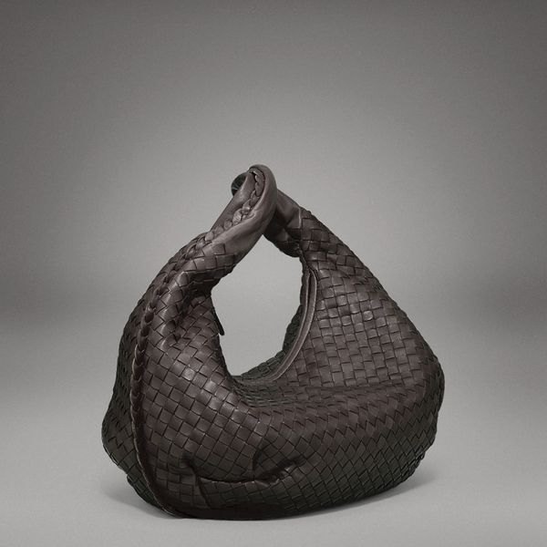 http://s7e3a.scene7.com/is/image/Bottegaveneta/232499_V0016_2072_A_600x600?wid=600&qlt=86