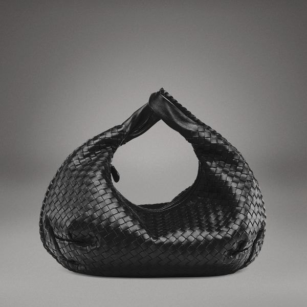 http://s7e3a.scene7.com/is/image/Bottegaveneta/232499_V0016_8175_A_600x600?wid=600&qlt=86