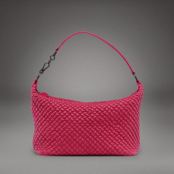 http://s7e3a.scene7.com/is/image/Bottegaveneta/239988_VO510_6441_A_600x600?wid=600&qlt=86