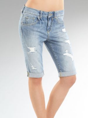 Leela Short