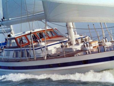 Sailing T