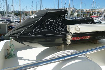 Ferretti 761