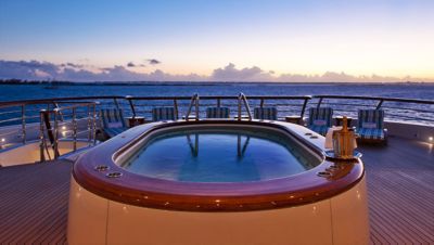 Sundowners in the spa pool
