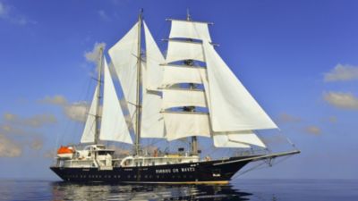 Running on Waves yacht for sale